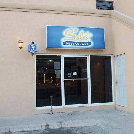 德尔索尔酒店 瓜伊马斯 外观 照片